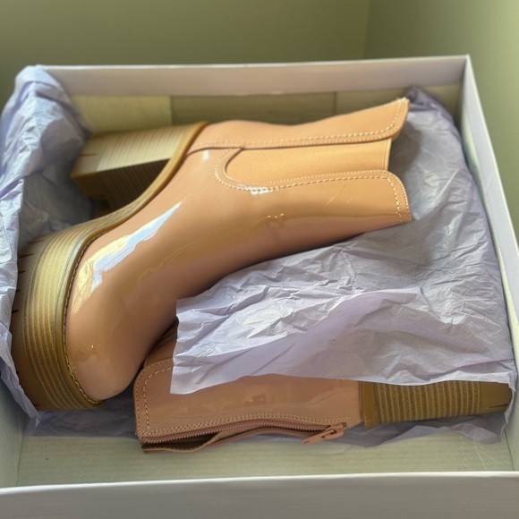 Madden Girl Gotchha Buff booties Size 8. New, never worn. - Picture 4 of 6